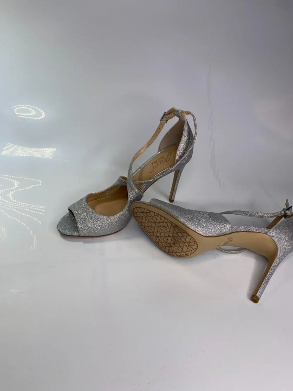 Jewel Badgley Mischka Women's Silver Glitter Double Strap Peep Toe Heel Sz 9